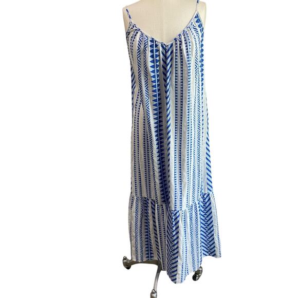 Velvet by Graham & Spencer Dinae Jacquard Maxi Dres in White & Colbot Blue - Picture 2 of 13